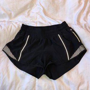 Lululemon Hotty Hot Short 2.5”